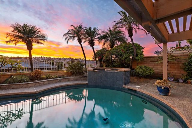 22671 Puntal Lana, Mission Viejo, CA 92692