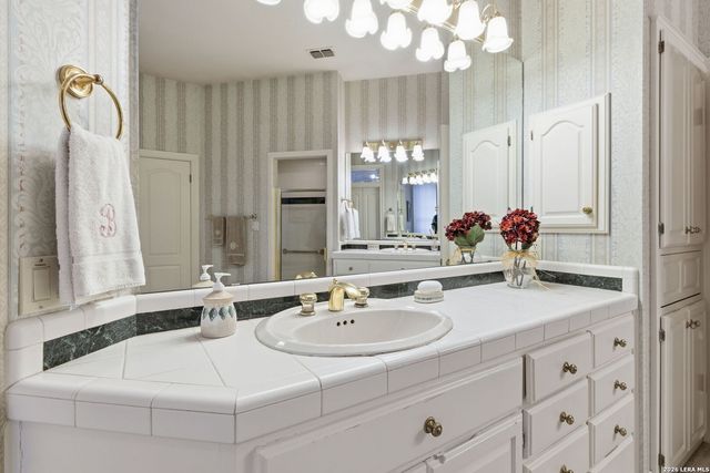 35 Haverhill Way, San Antonio, TX 78209