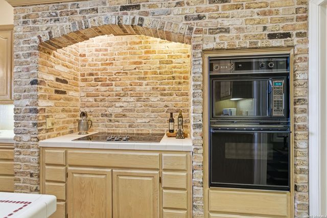 35 Haverhill Way, San Antonio, TX 78209