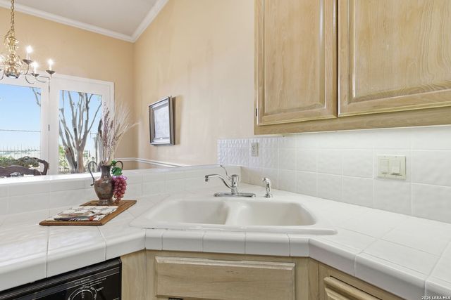 35 Haverhill Way, San Antonio, TX 78209