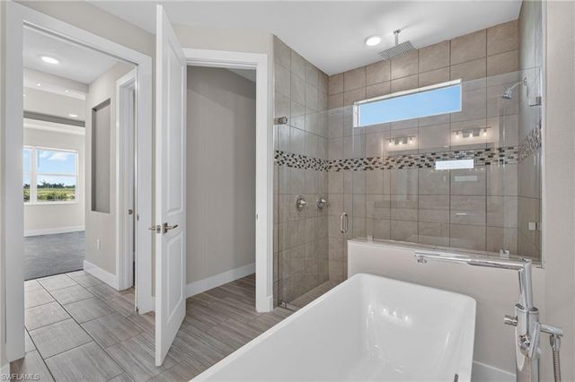 913 33rd PL, Cape Coral, FL 33993