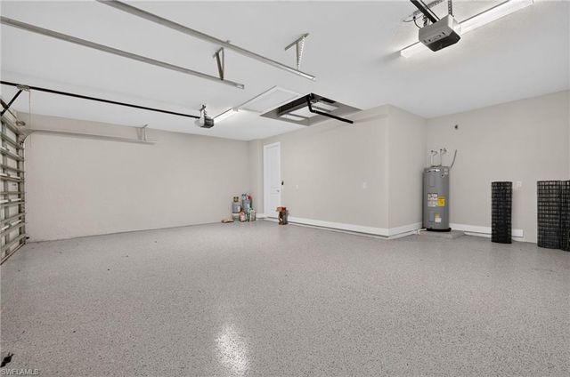 913 33rd PL, Cape Coral, FL 33993