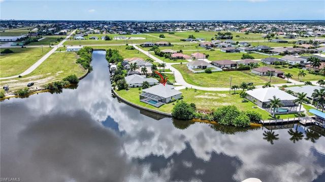 913 33rd PL, Cape Coral, FL 33993