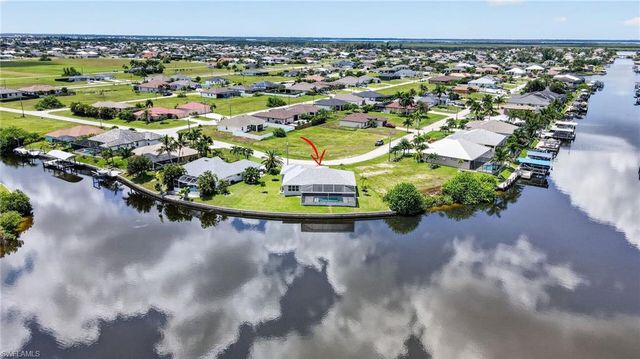 913 33rd PL, Cape Coral, FL 33993