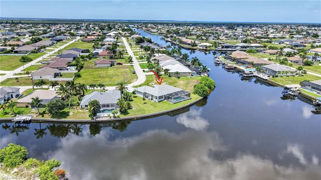 913 33rd PL, Cape Coral, FL 33993