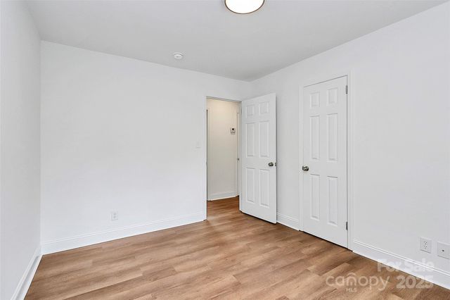 3915 Crestridge Drive, Charlotte, NC 28217