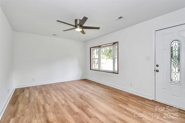3915 Crestridge Drive, Charlotte, NC 28217