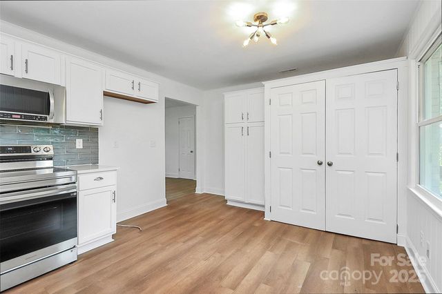 3915 Crestridge Drive, Charlotte, NC 28217