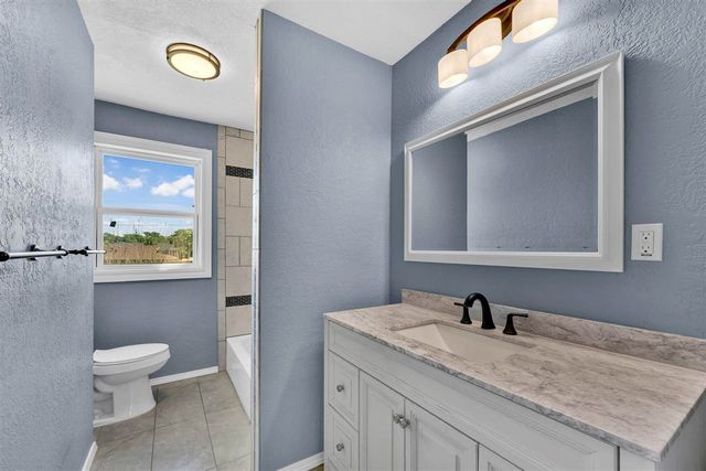6 SW 51st St, Lawton, OK 73505