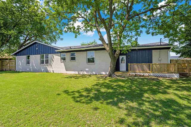 6 SW 51st St, Lawton, OK 73505