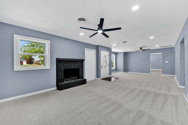 6 SW 51st St, Lawton, OK 73505