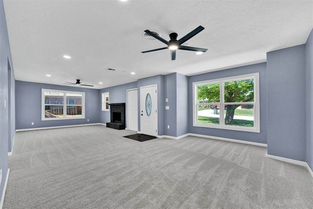 6 SW 51st St, Lawton, OK 73505