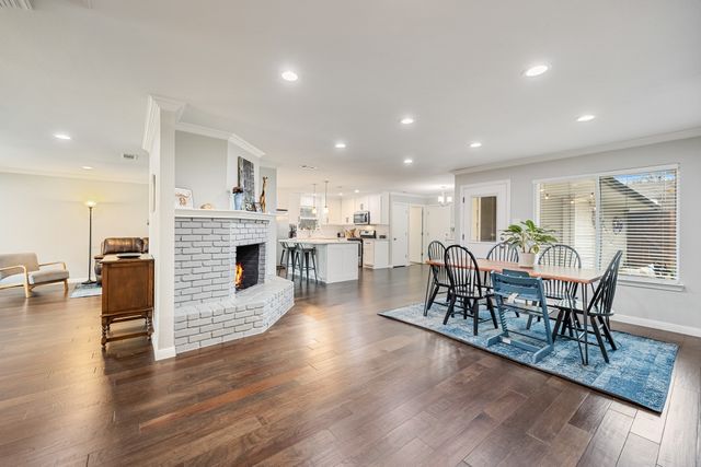 25 Park Place, Richardson, TX 75081