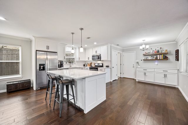 25 Park Place, Richardson, TX 75081