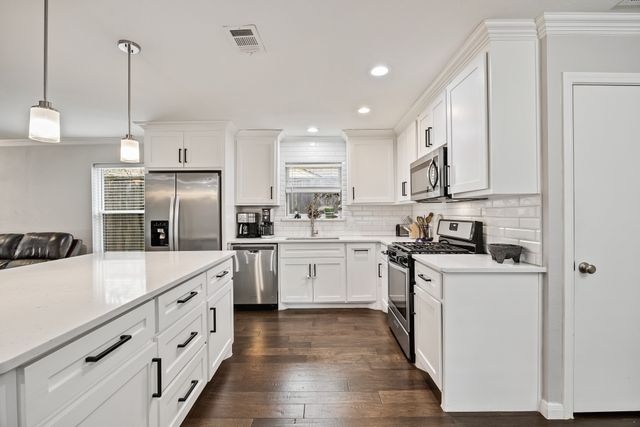 25 Park Place, Richardson, TX 75081