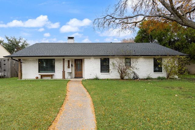 25 Park Place, Richardson, TX 75081