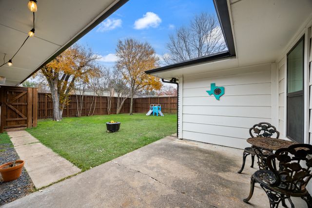 25 Park Place, Richardson, TX 75081