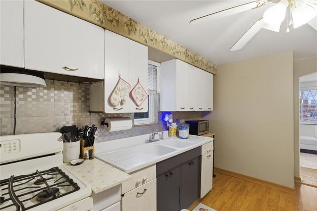 2013 Woodward Ave, Brookline, PA 15226