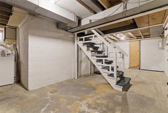 2013 Woodward Ave, Brookline, PA 15226