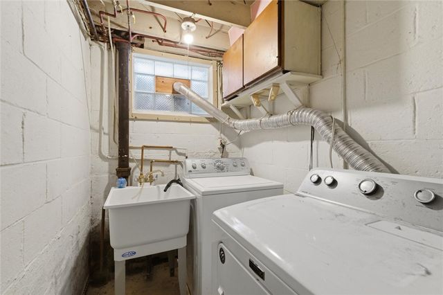 2013 Woodward Ave, Brookline, PA 15226