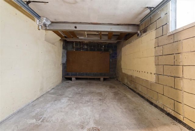 2013 Woodward Ave, Brookline, PA 15226