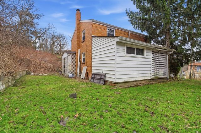 2013 Woodward Ave, Brookline, PA 15226