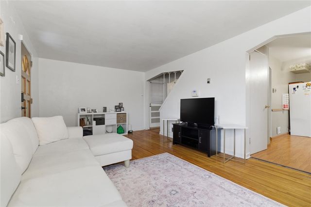 2013 Woodward Ave, Brookline, PA 15226