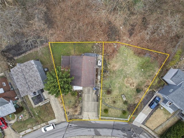 2013 Woodward Ave, Brookline, PA 15226