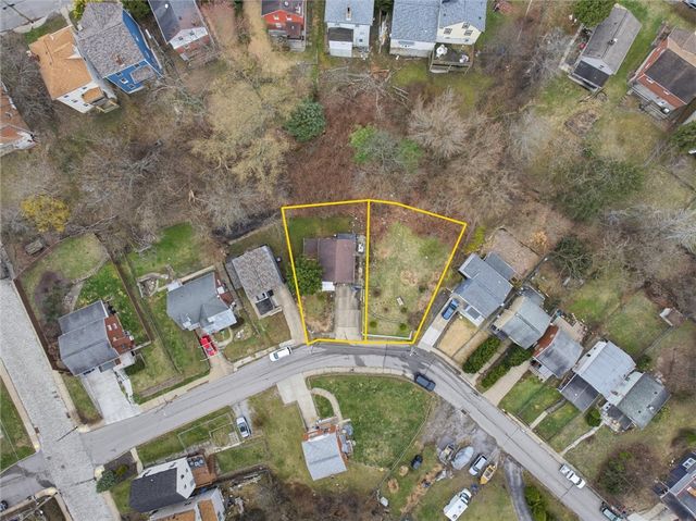 2013 Woodward Ave, Brookline, PA 15226