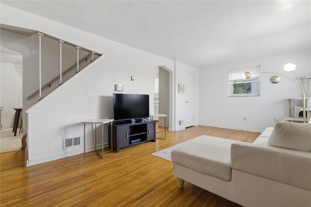 2013 Woodward Ave, Brookline, PA 15226