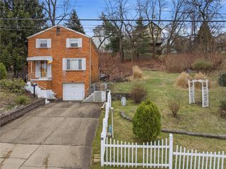 2013 Woodward Ave, Brookline, PA 15226