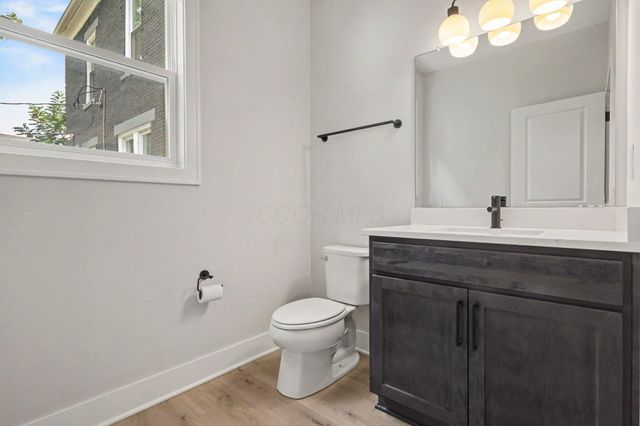916 Oakwood Avenue, Columbus, OH 43206
