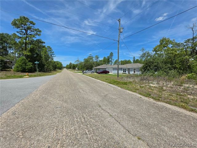 3553 W Wilhelm Street, Citrus Springs, FL 34433