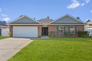 13 Whisperwood Lane, Ocean Springs, MS 39564