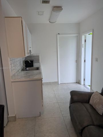 2116 Monroe Ter, Hollywood, FL 33020