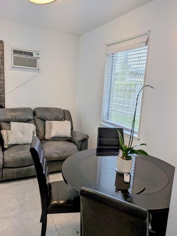 2116 Monroe Ter, Hollywood, FL 33020