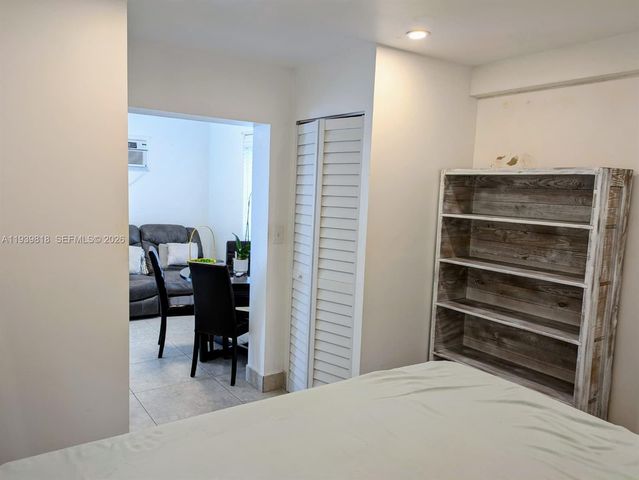 2116 Monroe Ter, Hollywood, FL 33020