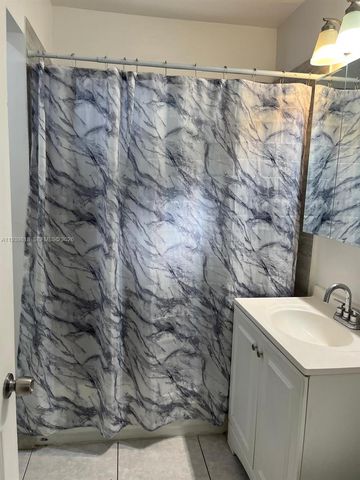 2116 Monroe Ter, Hollywood, FL 33020