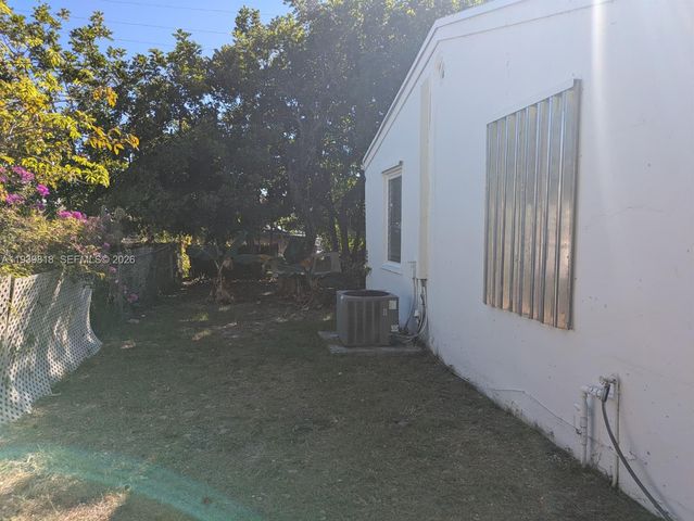 2116 Monroe Ter, Hollywood, FL 33020