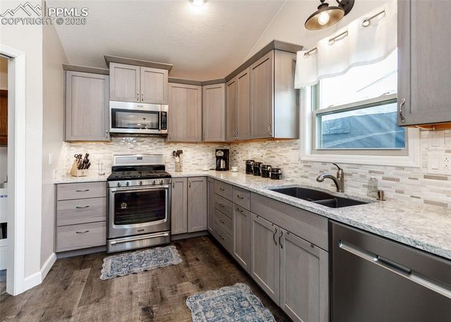 139 Palisade Circle, Manitou Springs, CO 80829