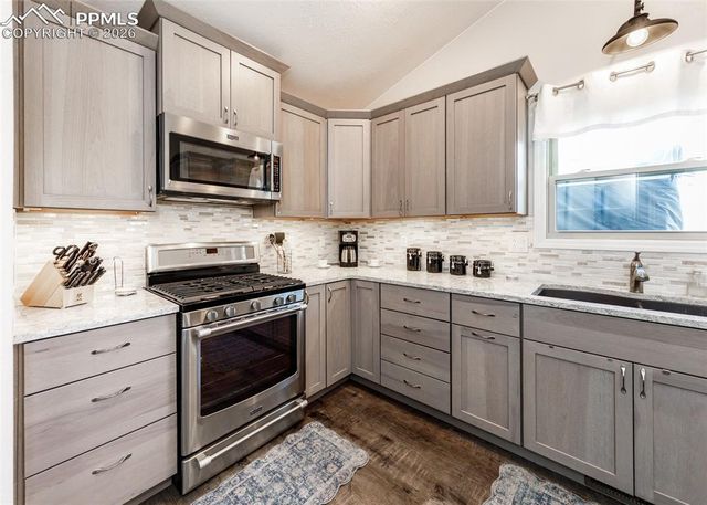 139 Palisade Circle, Manitou Springs, CO 80829