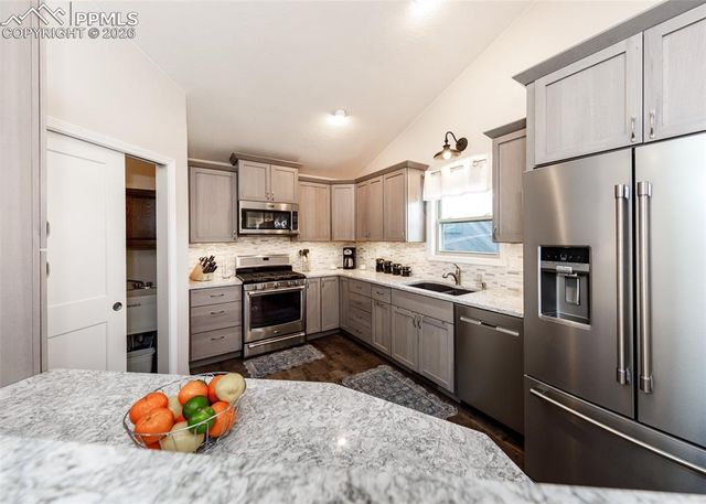 139 Palisade Circle, Manitou Springs, CO 80829