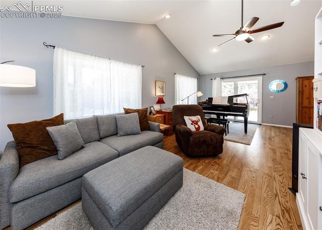 139 Palisade Circle, Manitou Springs, CO 80829