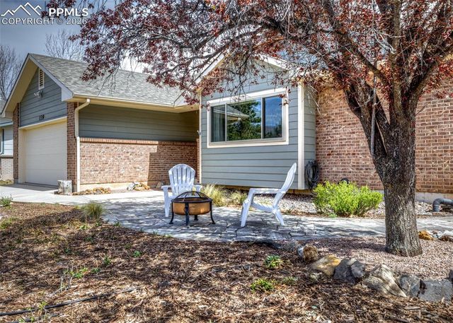 139 Palisade Circle, Manitou Springs, CO 80829