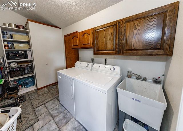 139 Palisade Circle, Manitou Springs, CO 80829