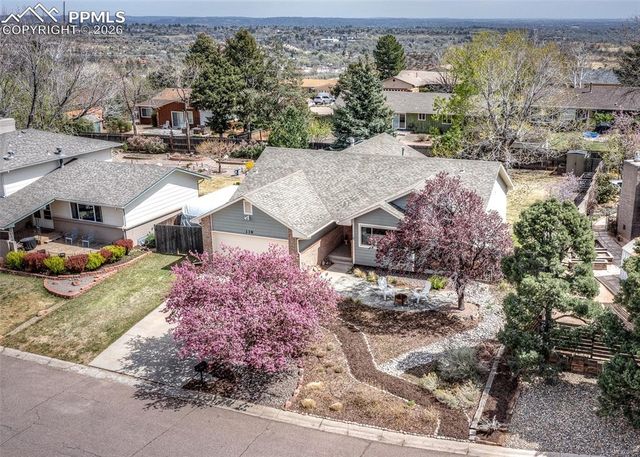 139 Palisade Circle, Manitou Springs, CO 80829