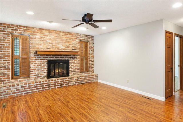 4944 South Jackson Circle, Springfield, MO 65804
