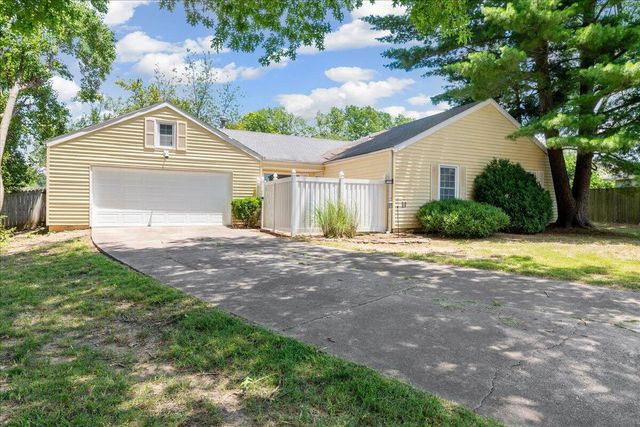 4944 South Jackson Circle, Springfield, MO 65804