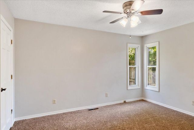 4944 South Jackson Circle, Springfield, MO 65804