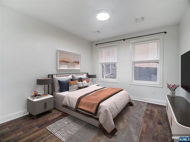 90 Clinton 204, Newark, NJ 07114